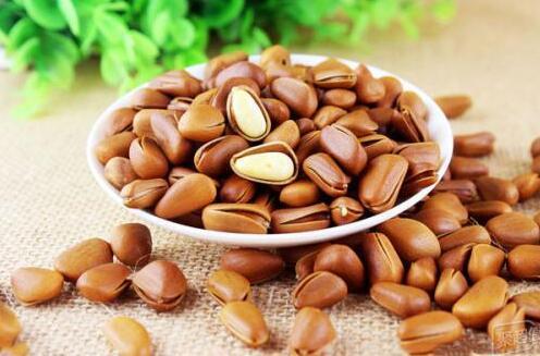 湖北美食松子肉,松子可以做什么美食