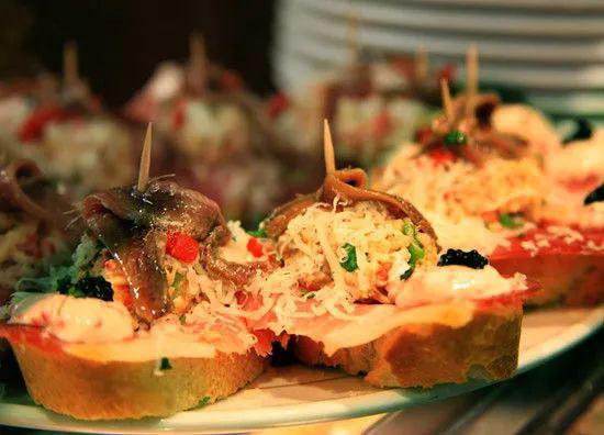 福州品尝湖北美食的人群与美食探索，福州湖北美食之旅