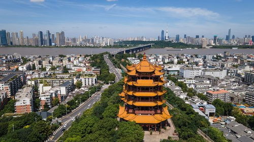 湖北女性畅游武汉，领略湖北魅力之旅