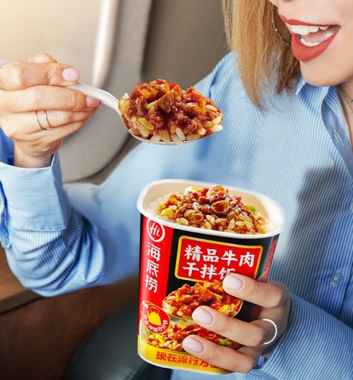 薇娅品尝湖北美食并亲自下厨，美食之旅的味蕾盛宴