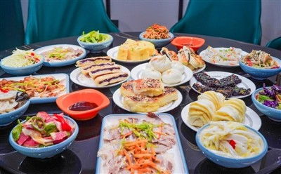 湖北美食之旅，推荐湖北著名美食与旅游胜地