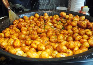 湖北炕土豆制作揭秘，美食背后的独特工艺