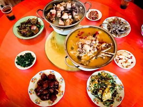 湖北美食探秘，炕土豆的制作与风味体验