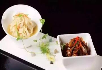 湖北美食探秘，炕土豆的制作与风味体验