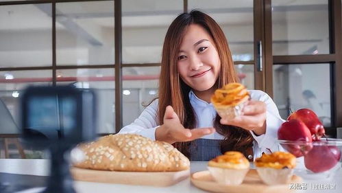 湖北美食博主七七真实照片曝光，吃播零食引热议