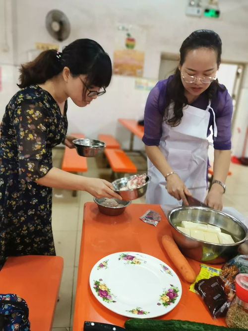 湖北美女野外烹饪美食，揭秘户外美食主播的名单