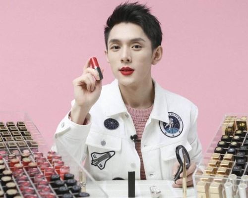 李佳琦与薇娅携手助力湖北美食，共推地方风味闪耀光芒！