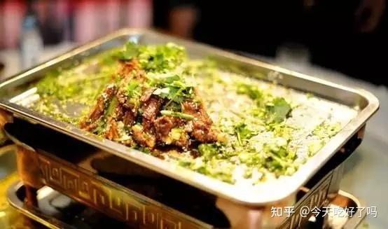 新疆湖北美食探秘，推荐最地道的美食佳肴