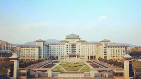 湖北科技学院与咸宁美食，探索湖北科技大学的位置与咸宁美食文化