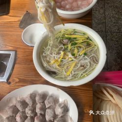 湖北鱼面美食探秘，手工做法视频与推荐品尝指南