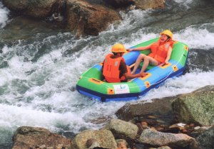 湖北漂流之旅，最佳旅游漂流推荐路线与景点探索