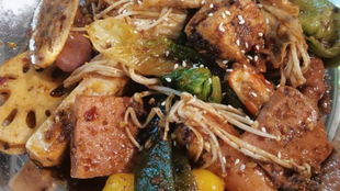 湖北美食干饭兄弟，干饭家族的美食之旅