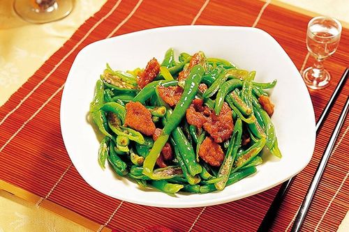 辣椒炒肉湖北美食插画图片,辣椒炒肉菜品介绍 辣椒炒肉湖北美食插画图片,辣椒炒肉菜品介绍