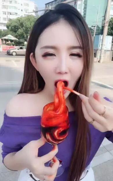 湖北美女抖音美食制作视频，美食背后的魅力女神