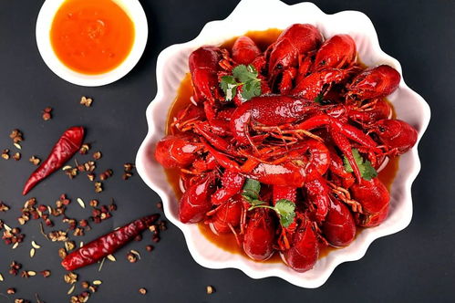 湖北美食瑰宝，武汉小龙虾的魅力盛宴