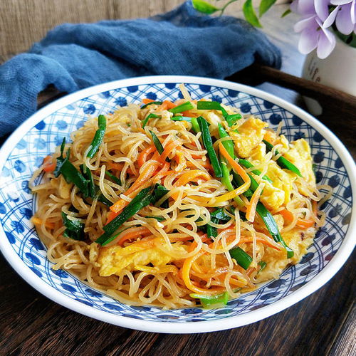 湖北炒米粉制作秘诀与配料大全，美味炒米粉的制作过程揭秘！