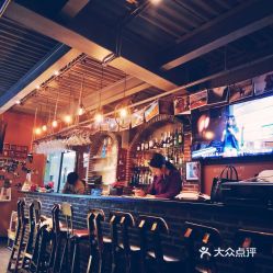 湖北美食城广场乐声汇KTV与美食城音乐餐厅，美食与音乐的盛宴