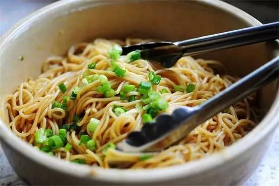 湖北美食做法面条热量多少,面条热量多少大卡 湖北美食做法面条热量多少,面条热量多少大卡