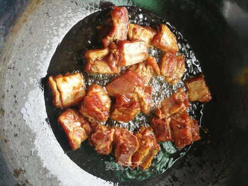 湖北美食小土豆烧排骨视频,小土豆烧排骨红烧排骨