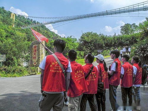 湖北旅游缆车,幼儿园放鞭炮 湖北旅游缆车,幼儿园放鞭炮