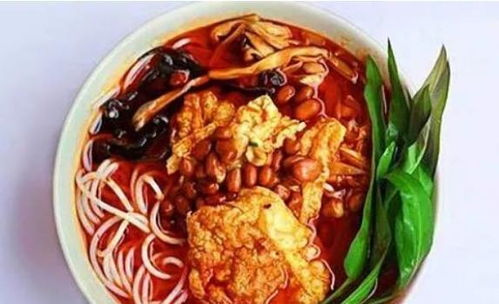 湖北美食探店螺蛳粉,武汉好吃的螺狮粉