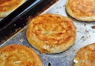 湖北美食蛋皮糯米饼,鸡蛋皮饼包糯米饭叫什么