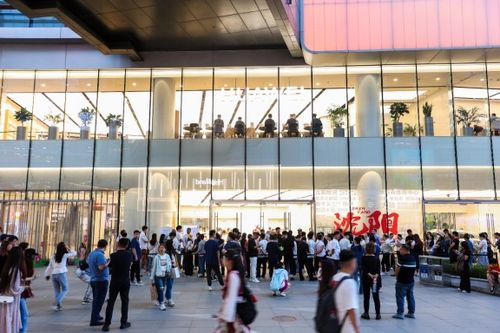 华为mate60门店排队,华为m6实体店价格