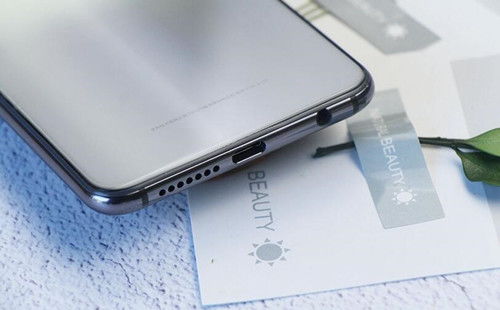 华为mate60没有耳机插口,华为nova6没有耳机插孔