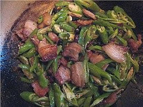 辣椒炒肉湖北美食插画作品,辣椒炒肉精美图片