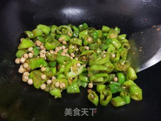 湖北美食炒豌豆,炒豌豆教程 湖北美食炒豌豆,炒豌豆教程