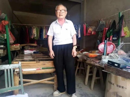 湖北美院边上的美食街叫什么,湖北美院对面什么学校