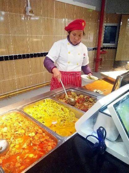 湖北美院吃美食,湖北美术学院食堂菜价