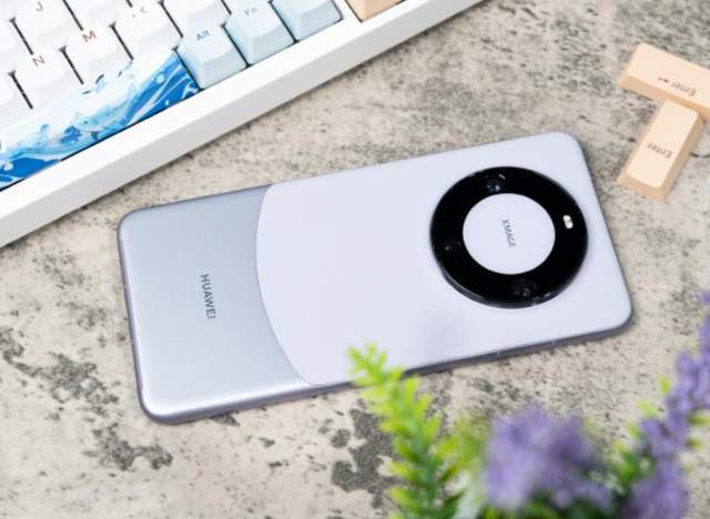 在南宁想买华为mate60去哪里买,南宁华为手机专卖店地址查询