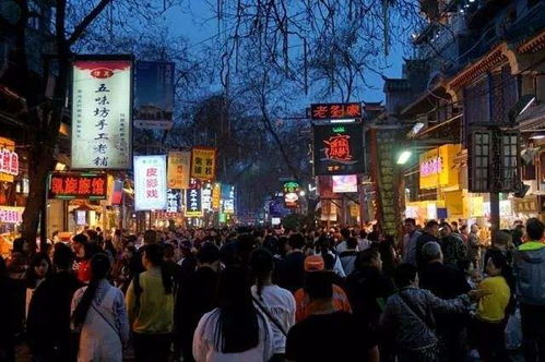 湖北美院旁边的美食街叫什么,湖北美院旁边的美食街叫什么名字来着