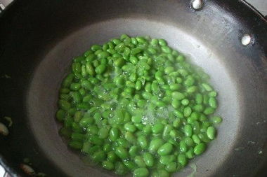 毛豆炒火腿湖北美食视频,毛豆炒鸡蛋火腿肠