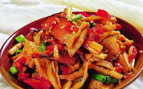 湖北美食炒腊肉怎么做,湖北腊肠怎么炒好吃
