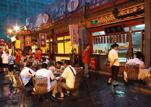 湖北美院附近的美食街,湖北美院对面什么学校