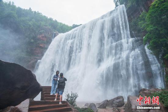 瀑布拍照湖北旅游,瀑布 拍摄