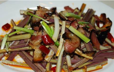 湖北美食炒腊肉的做法视频,湖北厨师炒腊肉视频