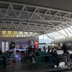 三亚凤凰机场附近湖北美食,三亚凤凰机场里的美食