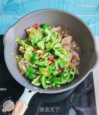 辣椒炒肉湖北美食做法简单,辣椒炒肉做法家常做法