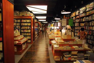 湖北美术馆周围美食店名,湖北美术馆外观介绍