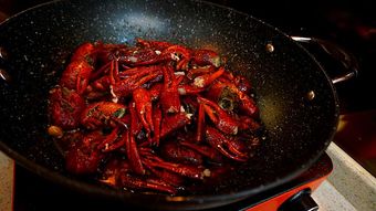 炒龙虾湖北美食菜谱,炒龙虾的做法视频