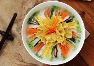 湖北美食酸辣藕带面怎么做,酸辣藕带怎么做才脆