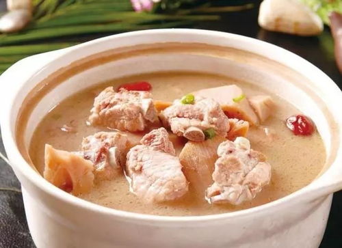 湖北美食排骨藕汤作文,湖北莲藕排骨汤舌尖上的中国 湖北美食排骨藕汤作文,湖北莲藕排骨汤舌尖上的中国