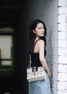 李沁旅游湖北,李沁游装