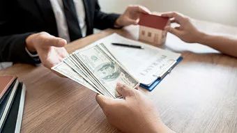 房产怎么在银行套钱