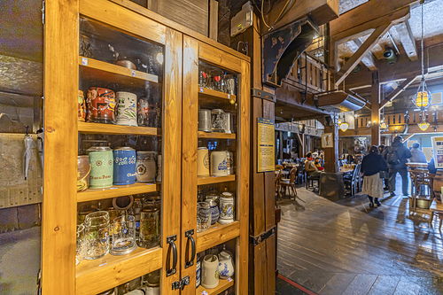 房产中介商铺怎么选