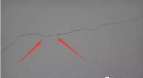 毛坯房产白灰怎么铲除