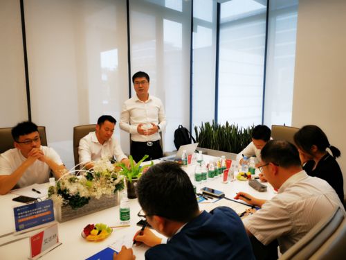 房产女销售简介怎么写好 房产女销售简介怎么写好